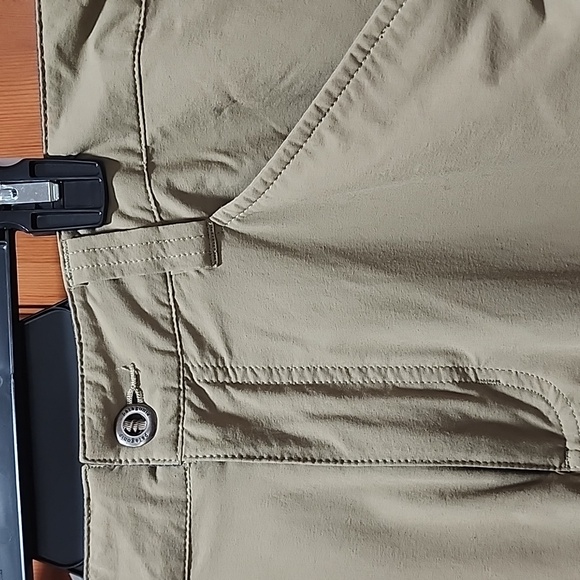 Men's Patagonia pants like new - Picture 5 of 13